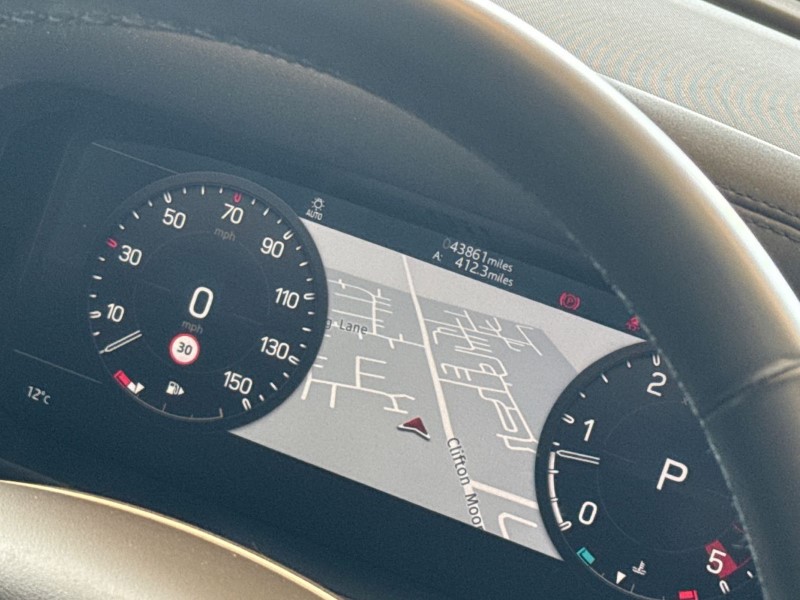 Used Land Rover Defender 2023 for sale - 78025613: Photo 16