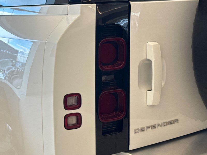 Used Land Rover Defender 2023 for sale - 78025613: Photo 19