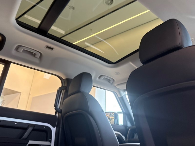 Used Land Rover Defender 2023 for sale - 78025613: Photo 21