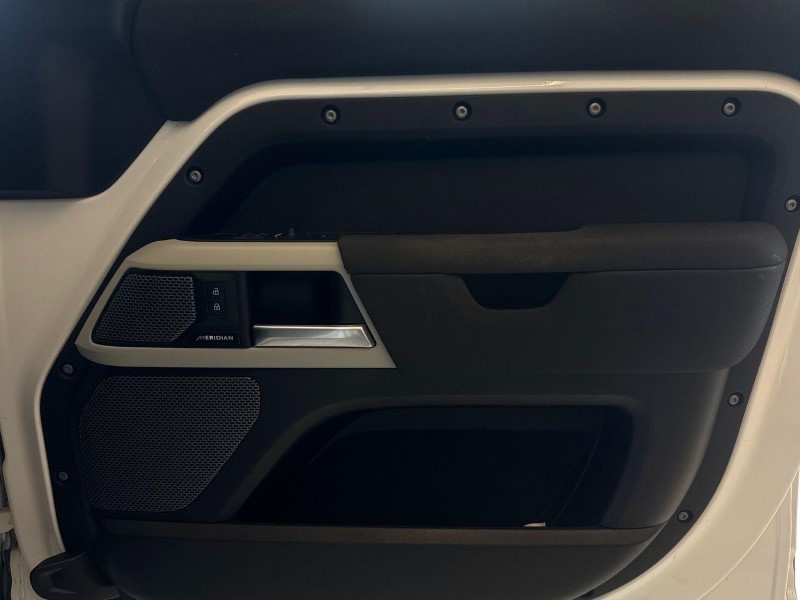 Used Land Rover Defender 2023 for sale - 78025613: Photo 22