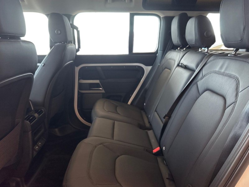 Used Land Rover Defender 2023 for sale - 78025613: Photo 4