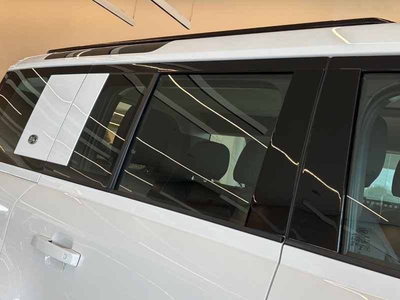 Used Land Rover Defender 2023 for sale - 78025613: Photo 48