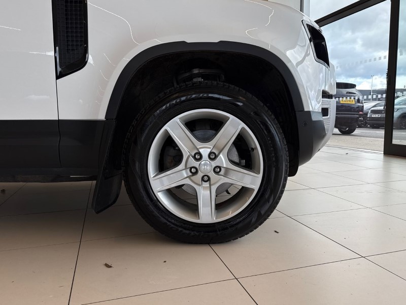 Used Land Rover Defender 2023 for sale - 78025613: Photo 8