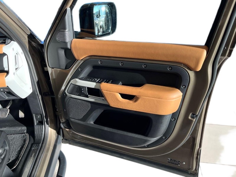 Used Land Rover Defender 2023 for sale - 77079263: Photo 23