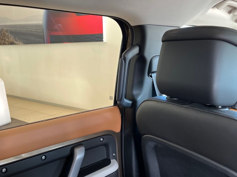 Used Land Rover Defender 2023 for sale - 77079263: Photo 51