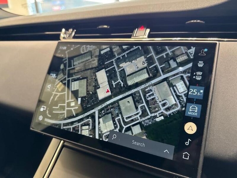 Used Land Rover Range Rover Evoque 2024 for sale - 76982436: Photo 11