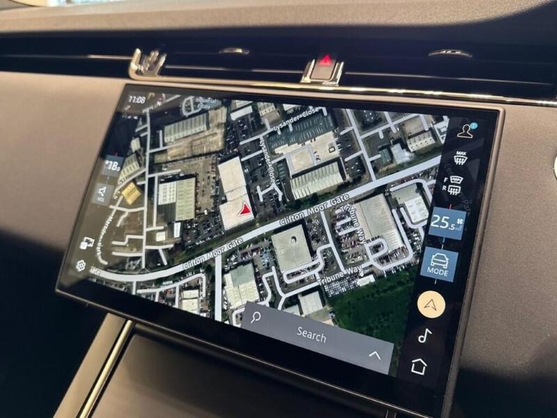 Used Land Rover Range Rover Evoque 2024 for sale - 76982436: Photo 31