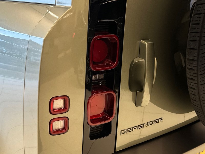 Used Land Rover Defender 2024 for sale - 77151598: Photo 19