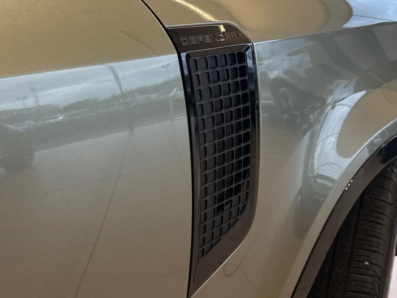 Used Land Rover Defender 2024 for sale - 77151598: Photo 20