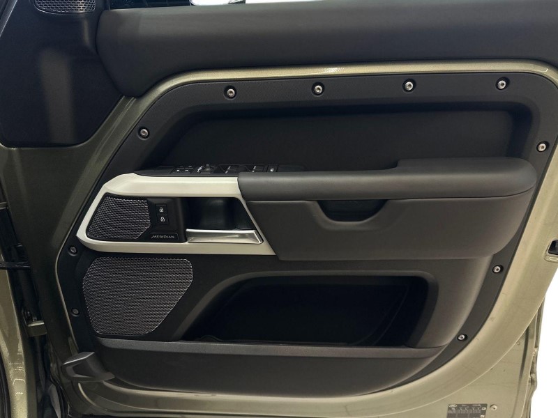 Used Land Rover Defender 2024 for sale - 77151598: Photo 23