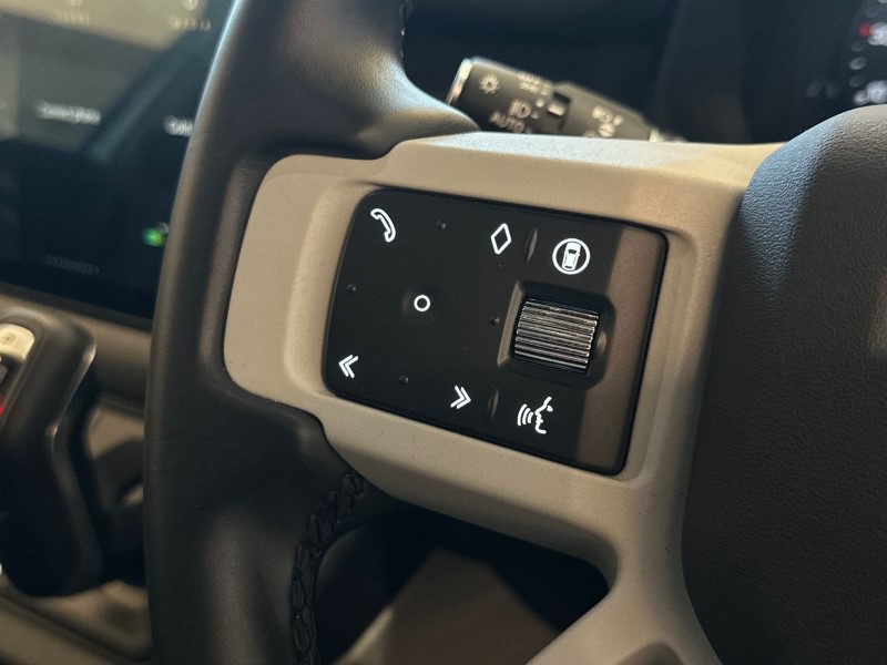 Used Land Rover Defender 2024 for sale - 77151598: Photo 29