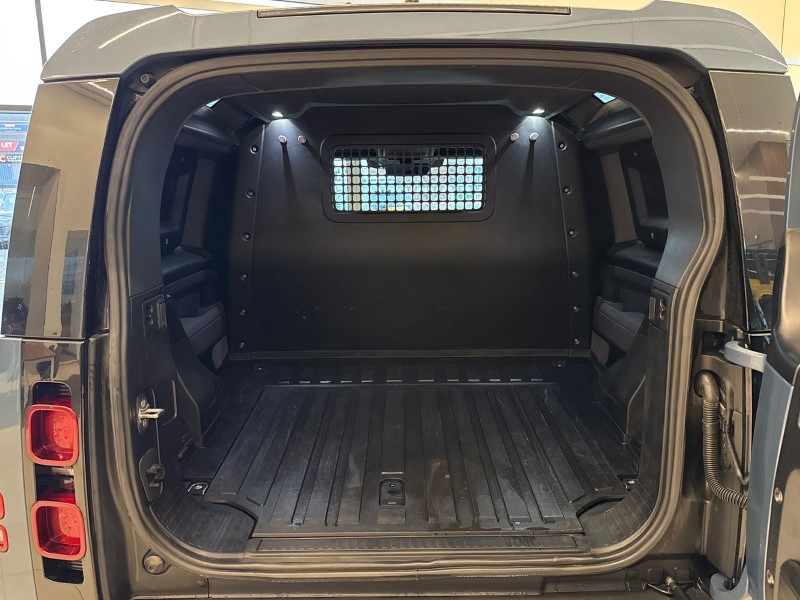 Used Land Rover Defender 2022 for sale - 76981820: Photo 10