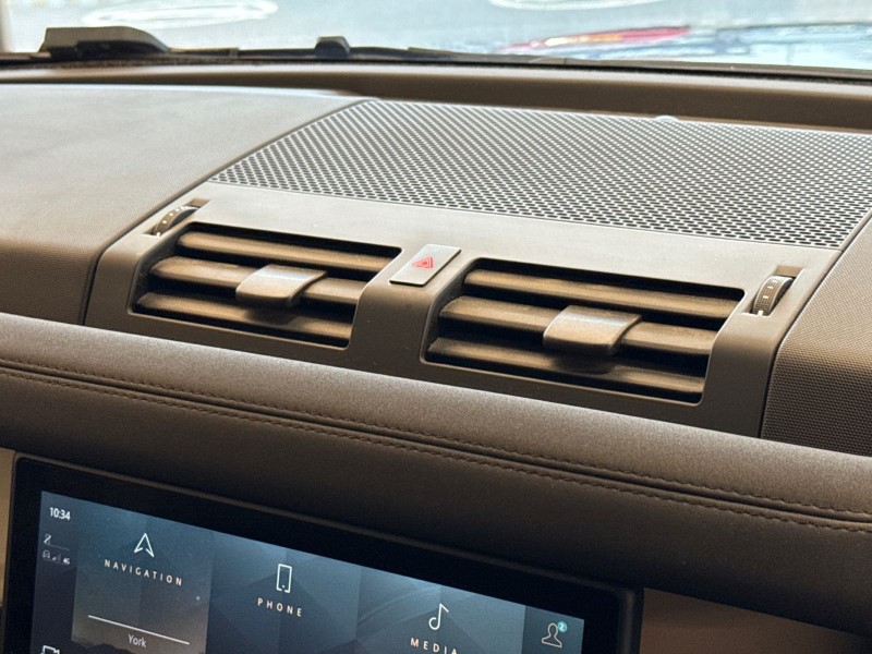 Used Land Rover Defender 2022 for sale - 76981820: Photo 18