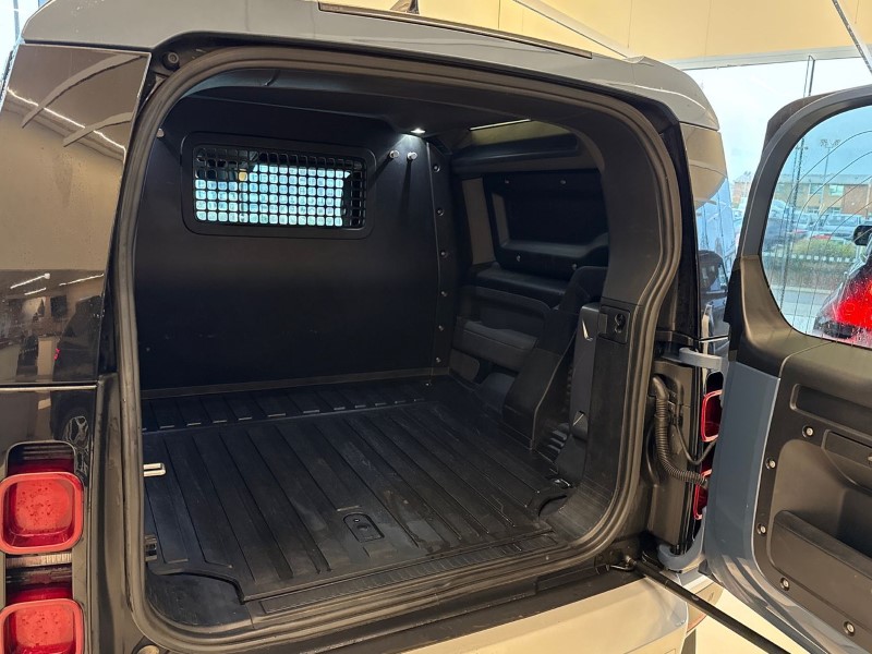 Used Land Rover Defender 2022 for sale - 76981820: Photo 37