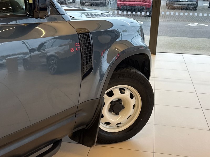 Used Land Rover Defender 2022 for sale - 76981820: Photo 46