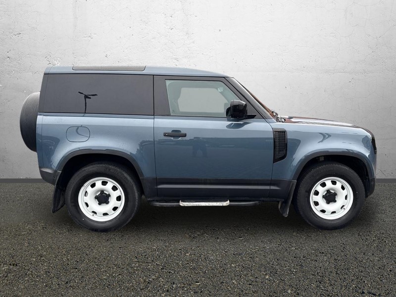 Used Land Rover Defender 2022 for sale - 76981820: Photo 5