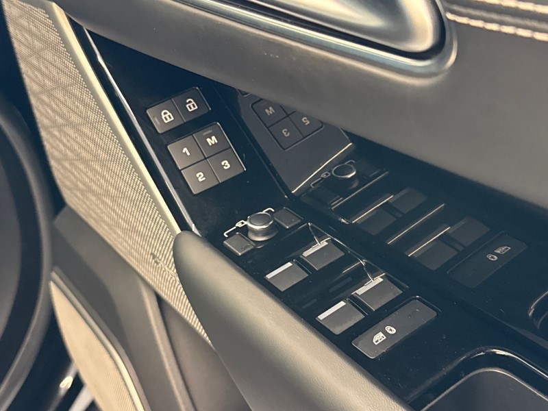 Used Land Rover Range Rover Velar 2022 for sale - 76981262: Photo 23