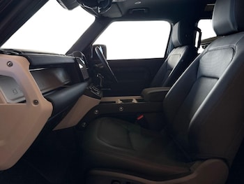 Used Land Rover Defender 2025 for sale - 77732708: Photo