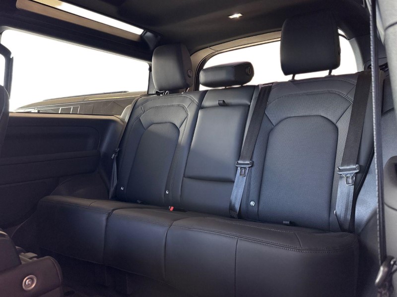 Used Land Rover Defender 2025 for sale - 77732708: Photo 4
