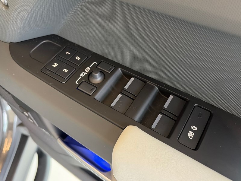 Used Land Rover Defender 2025 for sale - 77762955: Photo 24