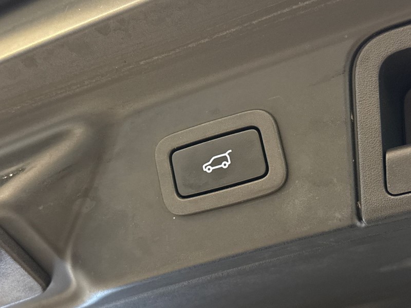 Used Land Rover Range Rover Velar 2022 for sale - 76982111: Photo 40