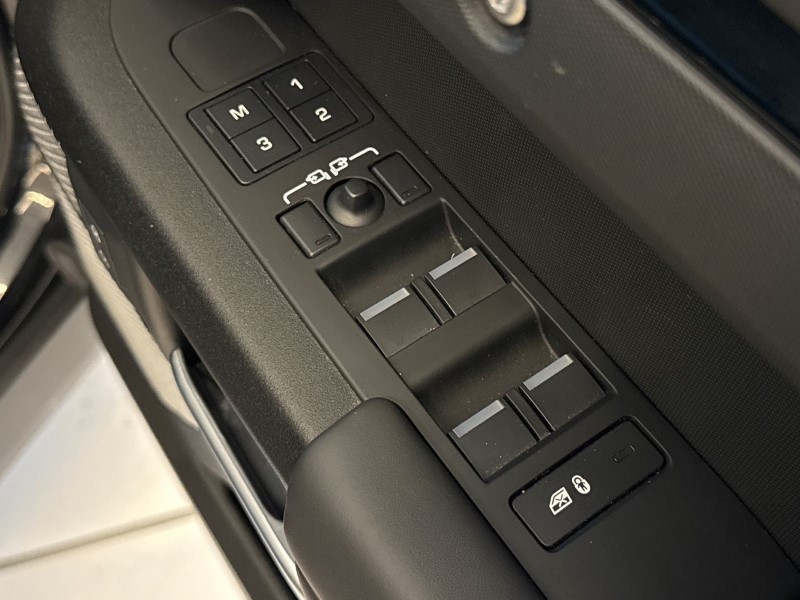 Used Land Rover Defender 2024 for sale - 77186425: Photo 23