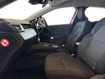 Used Renault Clio 2021 for sale - 79320285: Photo