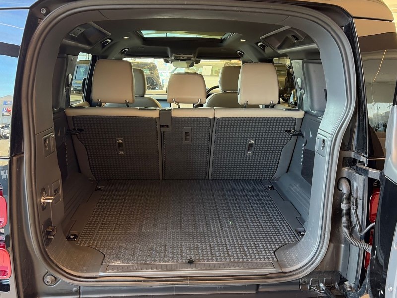 Used Land Rover Defender 2022 for sale - 78108877: Photo 11