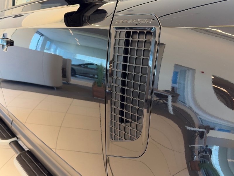 Used Land Rover Defender 2022 for sale - 78108877: Photo 21