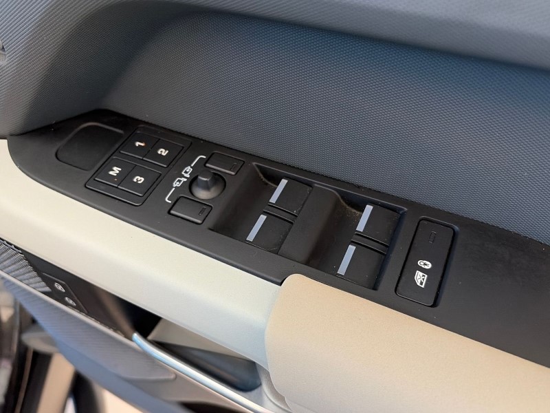 Used Land Rover Defender 2022 for sale - 78108877: Photo 25