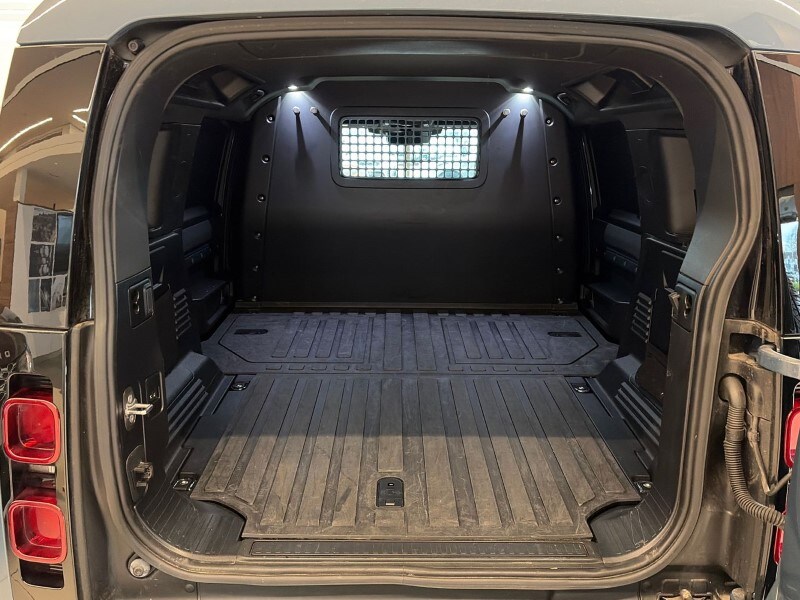 Used Land Rover Defender 2023 for sale - 78042270: Photo 10