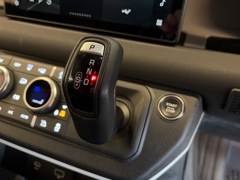 Used Land Rover Defender 2023 for sale - 78042270: Photo 13