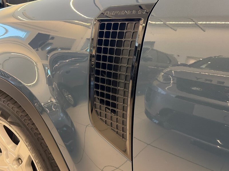 Used Land Rover Defender 2023 for sale - 78042270: Photo 20