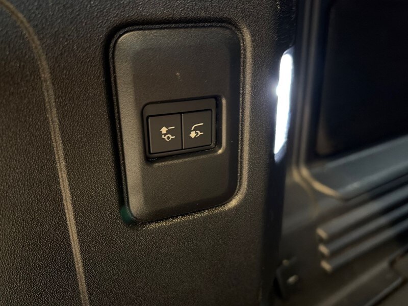 Used Land Rover Defender 2023 for sale - 78042270: Photo 21