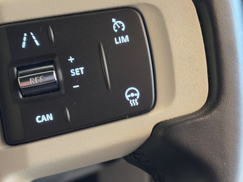 Used Land Rover Defender 2023 for sale - 78042270: Photo 27