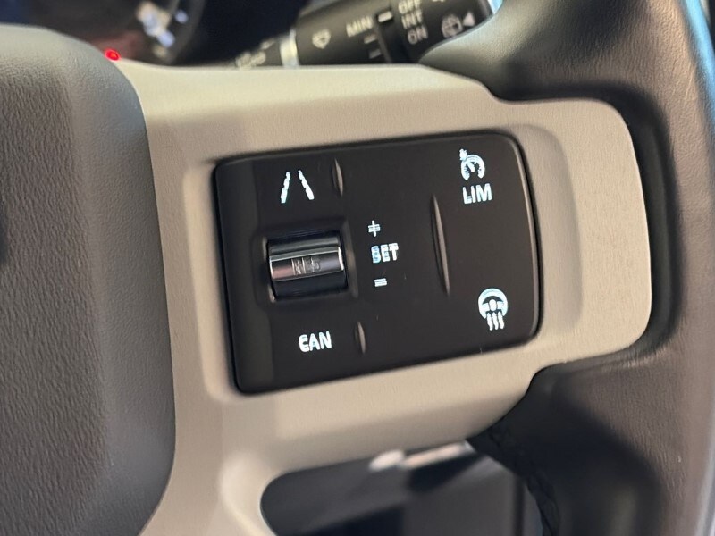 Used Land Rover Defender 2023 for sale - 78042270: Photo 29