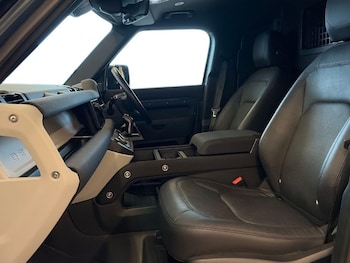 Used Land Rover Defender 2023 for sale - 78042270: Photo