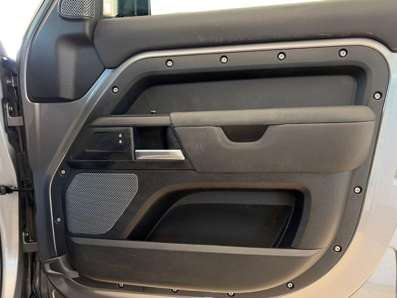 Used Land Rover Defender 2021 for sale - 77934552: Photo 21