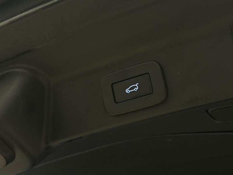 Used Jaguar F-Pace 2023 for sale - 77270945: Photo 40