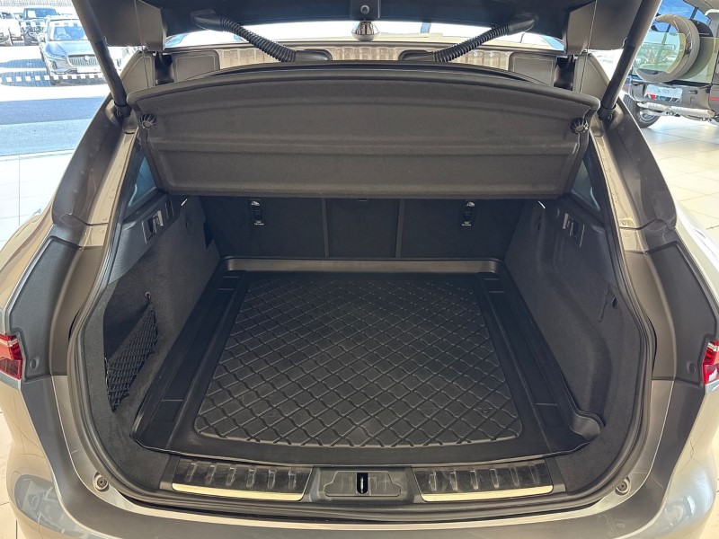 Used Jaguar F-Pace 2023 for sale - 77945574: Photo 10