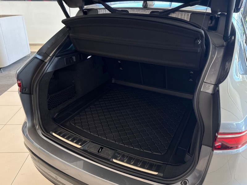 Used Jaguar F-Pace 2023 for sale - 77945574: Photo 39