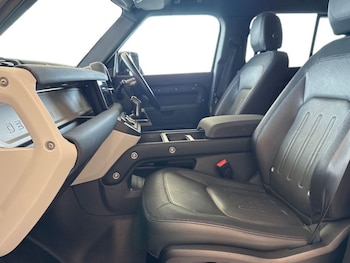 Used Land Rover Defender 2021 for sale - 78744857: Photo