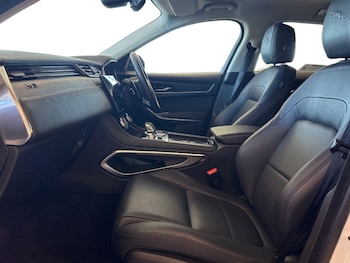 Used Jaguar F-Pace 2022 for sale - 78366364: Photo