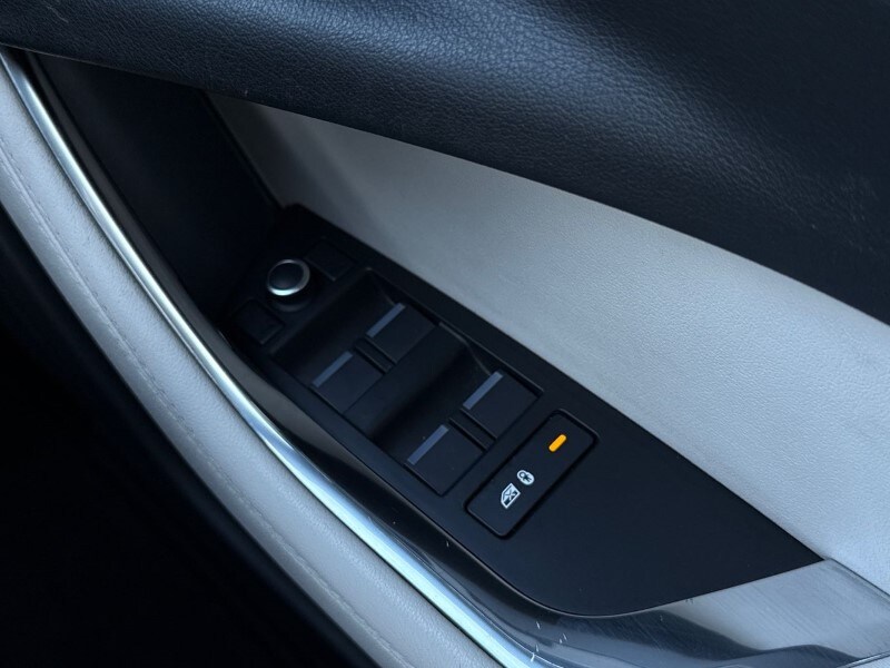 Used Jaguar XE 2022 for sale - 77762926: Photo 23