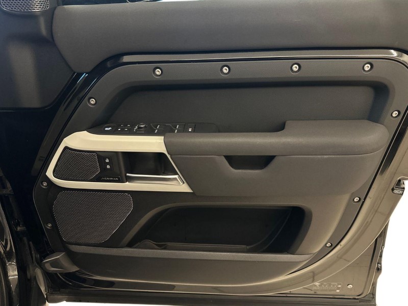 Used Land Rover Defender 2022 for sale - 77207076: Photo 22