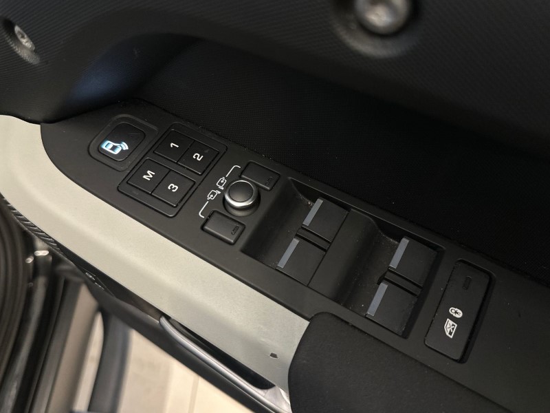 Used Land Rover Defender 2022 for sale - 77207076: Photo 23