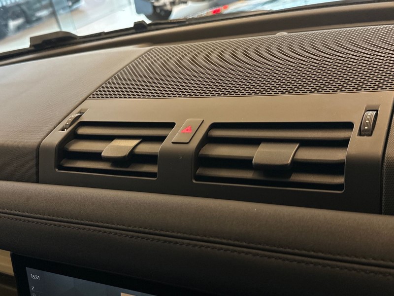 Used Land Rover Defender 2022 for sale - 77207076: Photo 34