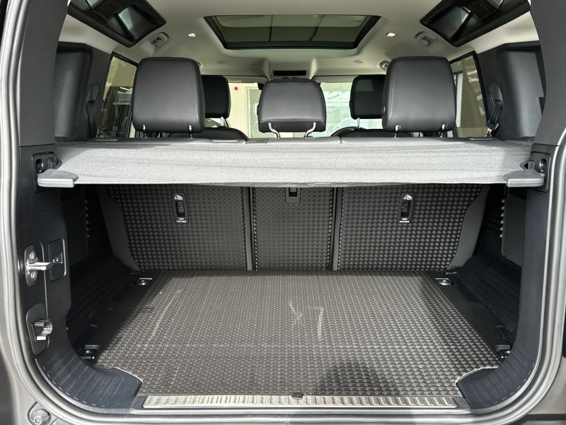 Used Land Rover Defender 2024 for sale - 77732693: Photo 10
