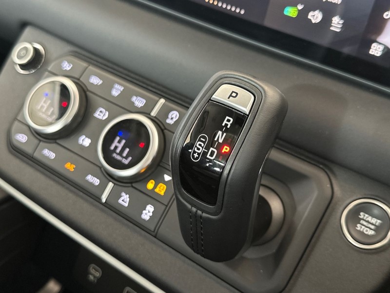 Used Land Rover Defender 2024 for sale - 77732693: Photo 13