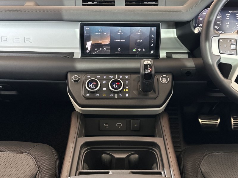 Used Land Rover Defender 2024 for sale - 77732693: Photo 14